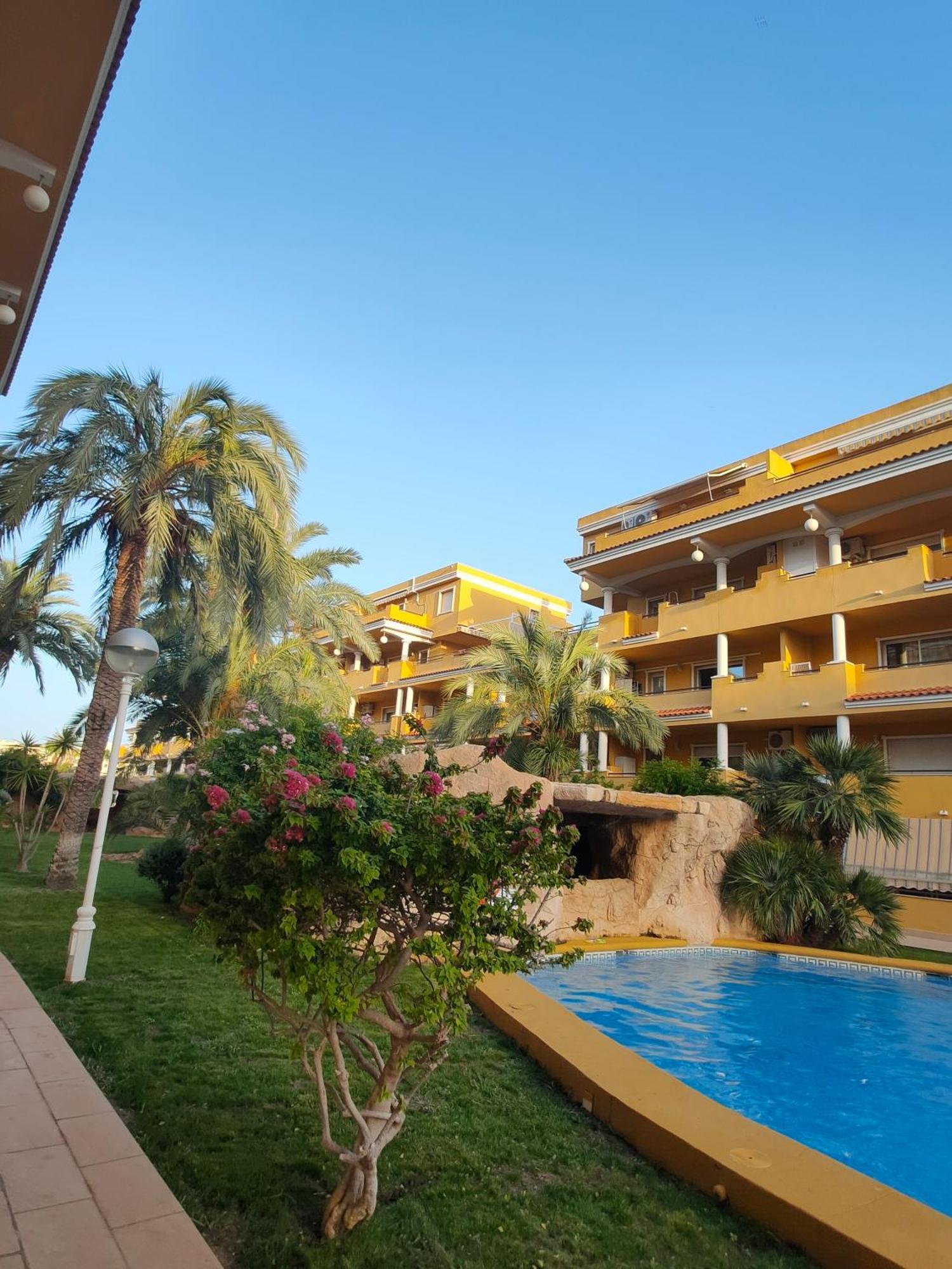 Cascada De Marinas-planta Baja Con Bbk En Căn hộ Denia